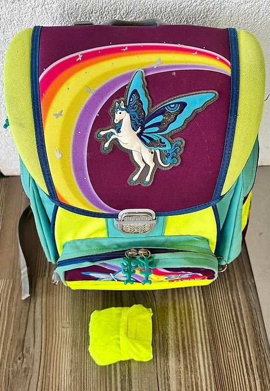 Step by Step Sacs à dos: Schulrucksack STEP BY STEP inkl. Regenhülle – D'occasion à Ersigen par Resuss