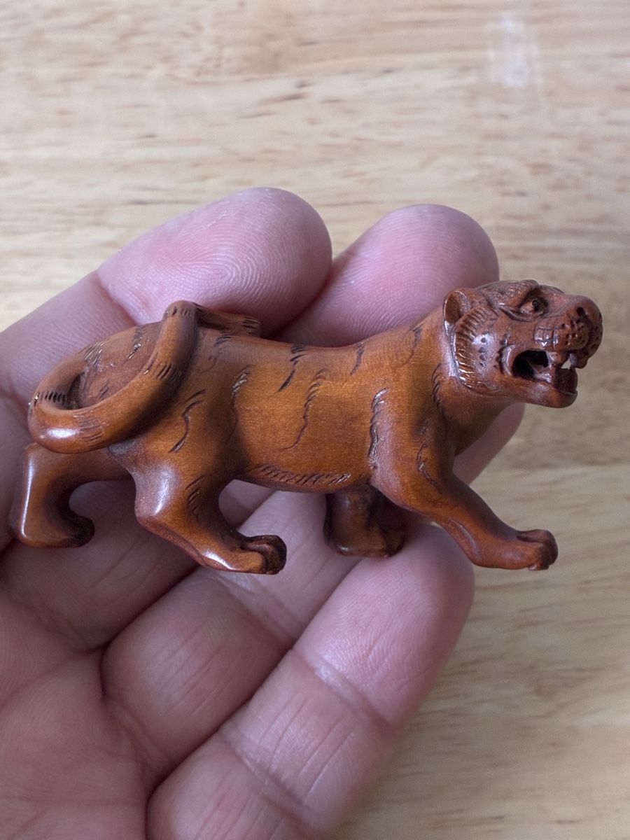 Statuette: Japon netsuke en bois de buis,objet traditionnel – Usato da St-Aubin-Sauges venduto da asianart 6