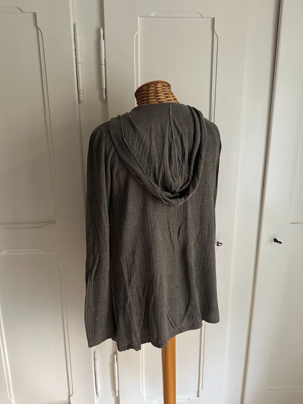 Max Mara Jacken: MAX MARA - Seide Feinstrick Jacke grau M – Gebraucht aus Zürich von Diazaio 2
