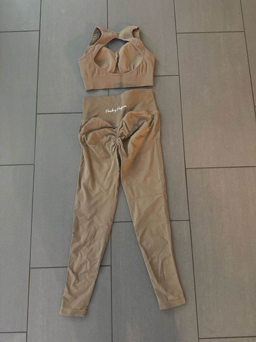 Lotti di vestiti: Sport BH und Leggings – Usato da Buchs AG venduto da stomacii 1