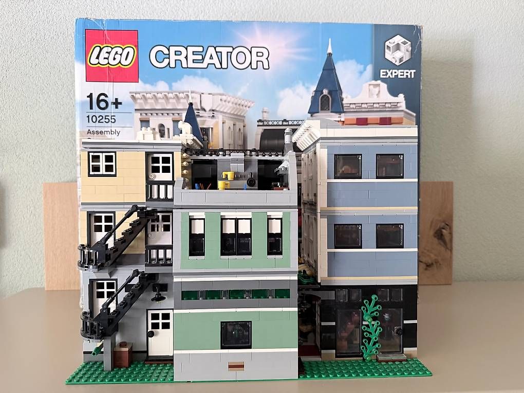 Lego Kit di costruzioni: LEGO Stadtleben 10255 – Usato da Dussnang venduto da Newyork810 3