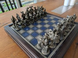 Seltenes Schachspiel mit Metallfiguren
