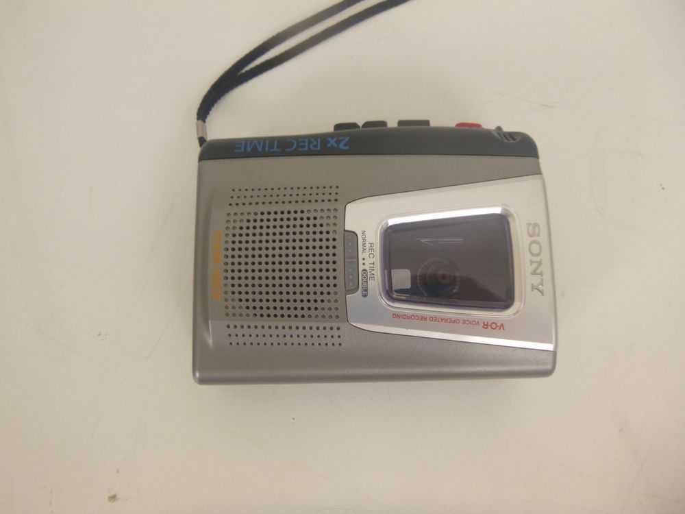 Sony TCM-20DV Pressman Portable Cassette Recorder Review - A Com
