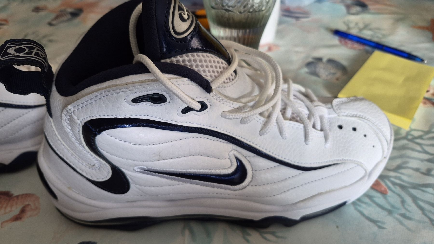 Nike Chaussures hommes: Baskets Nike air total midnight taille 41 – D'occasion à Massonnens par Switzerlandtruck23 1