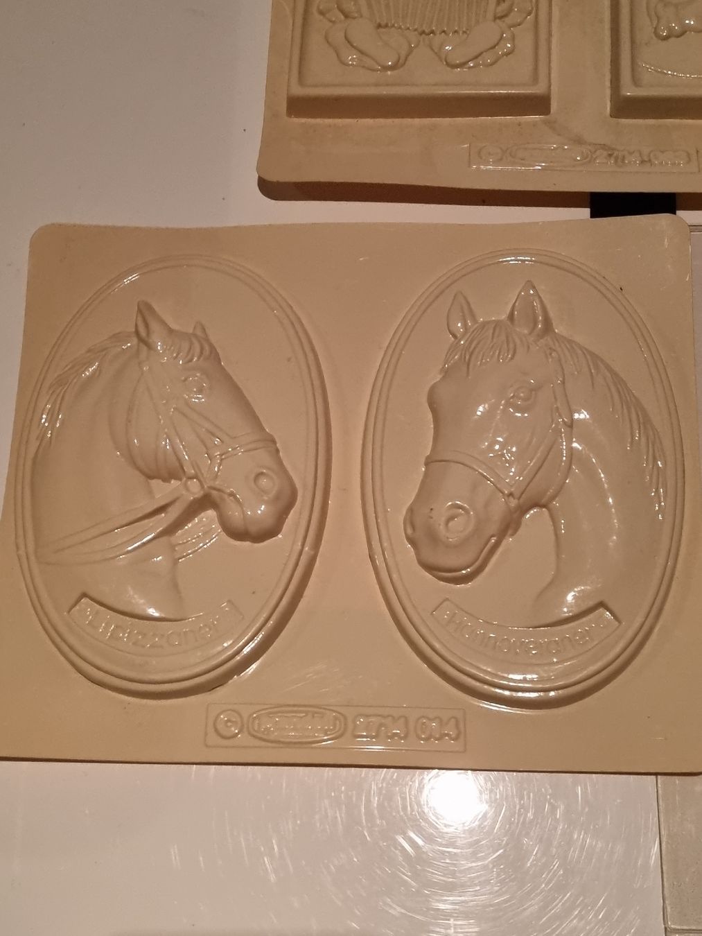 Materiale per modellare: Formen aus Plastik – Usato da Lostorf venduto da _Venus_ 3