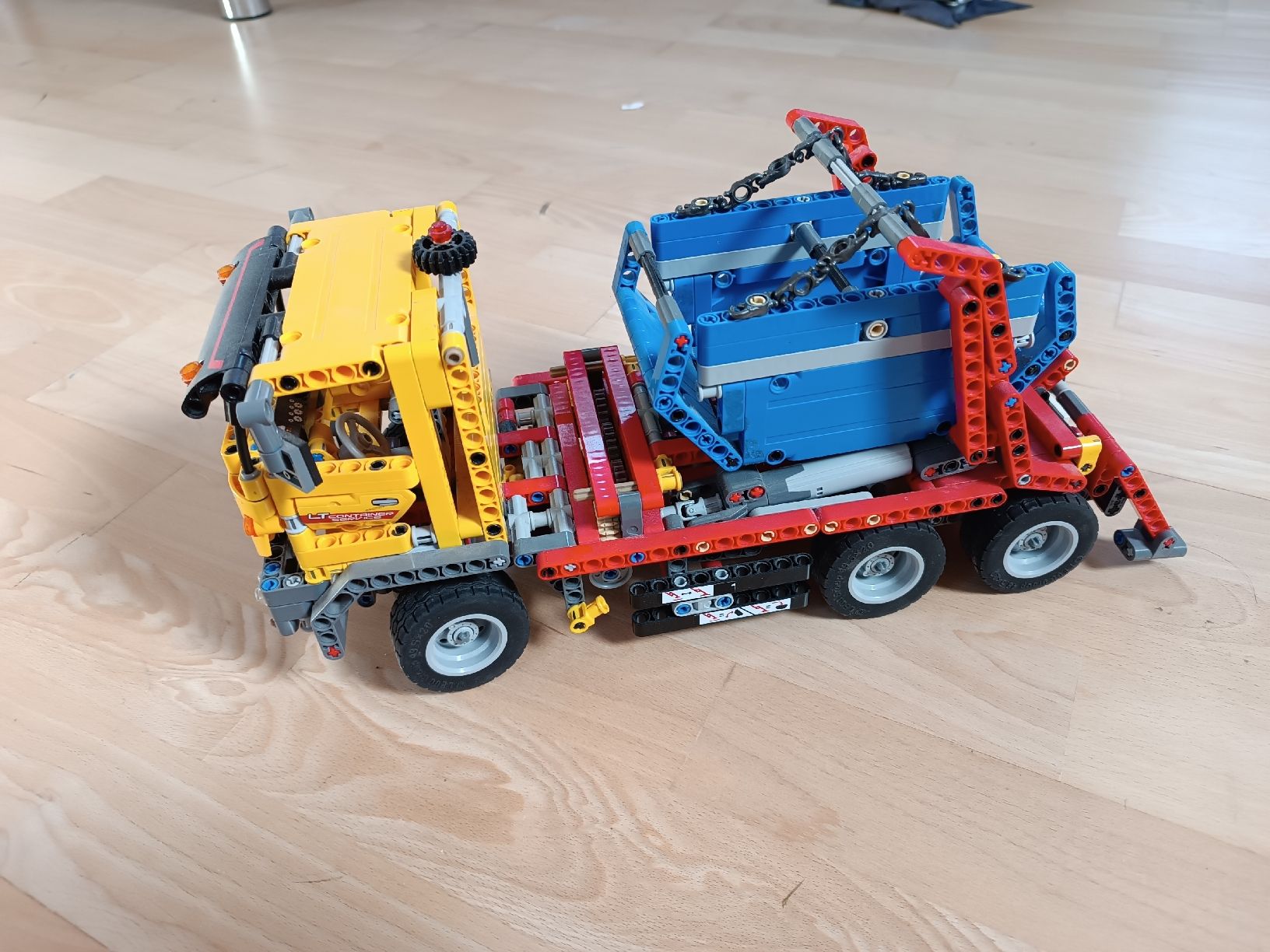 Technics Kit di costruzioni: Lego Technic Container Truck 42024 – Usato da Heiden venduto da anyl
