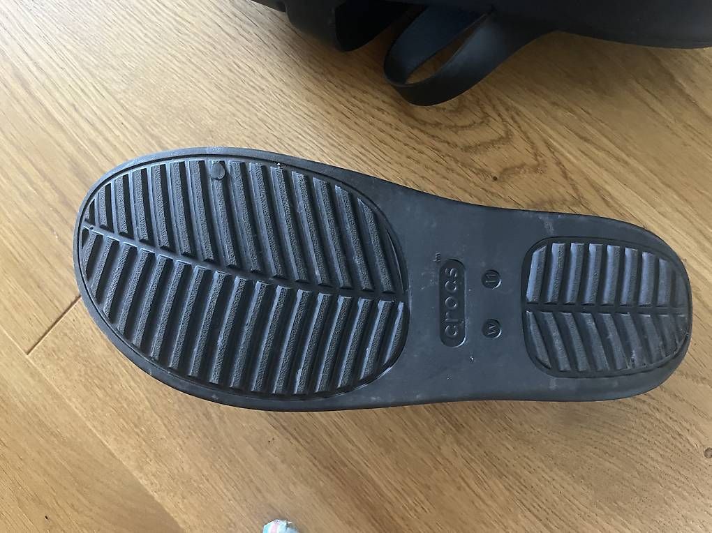 Scarpe da uomo: Crocs W's Getaway Strappy – Usato da Liestal venduto da balou44mogli 1