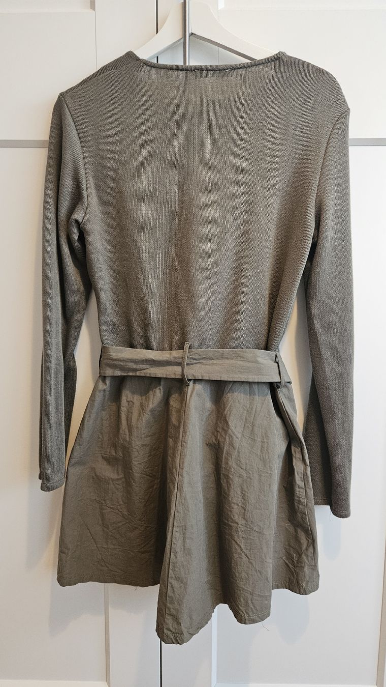 Zara Vestiti: Zara Khaki Kleid mit Gürtel – Nuovo (secondo la descrizione) da Wetzikon ZH venduto da ELIVNE 1