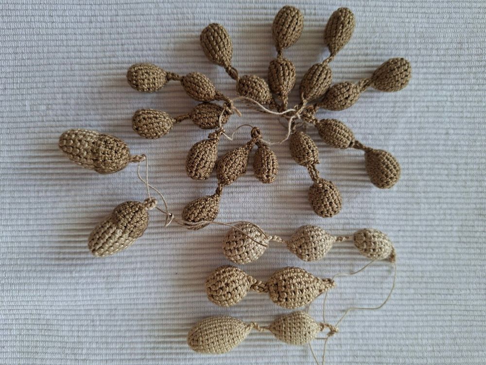 Lot De 40 Abeilles En Feutre Et Fleurs Crochetées - Décorations Laine Pour Loisirs Créatifs Et Fêtes