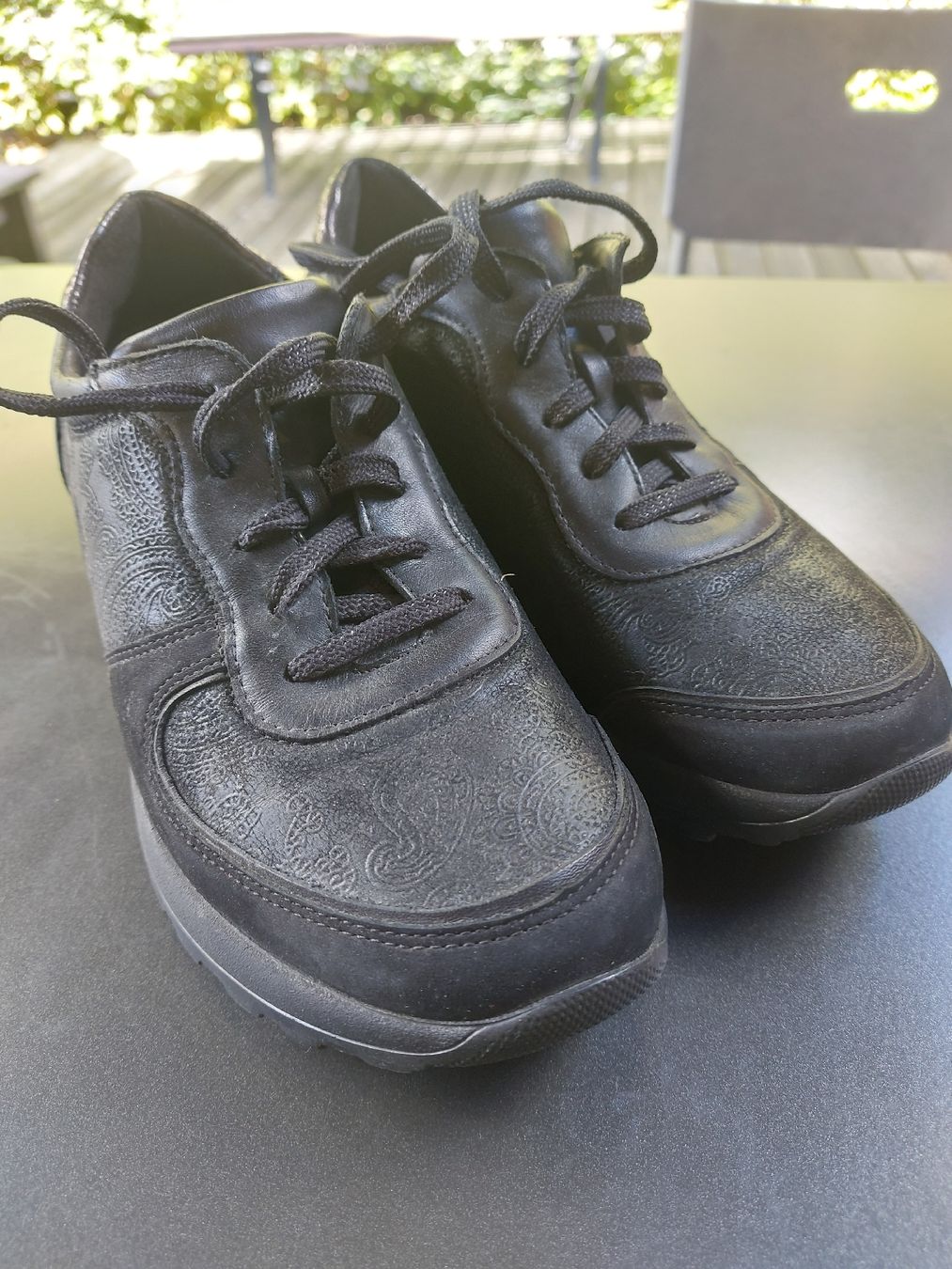 Damenschuhe: schwarze Halbschuhe – Gebraucht aus Sumiswald von FassBar 5