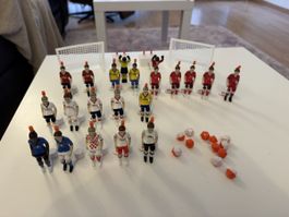 21 figurines de jeu de football Tipp-Kick 