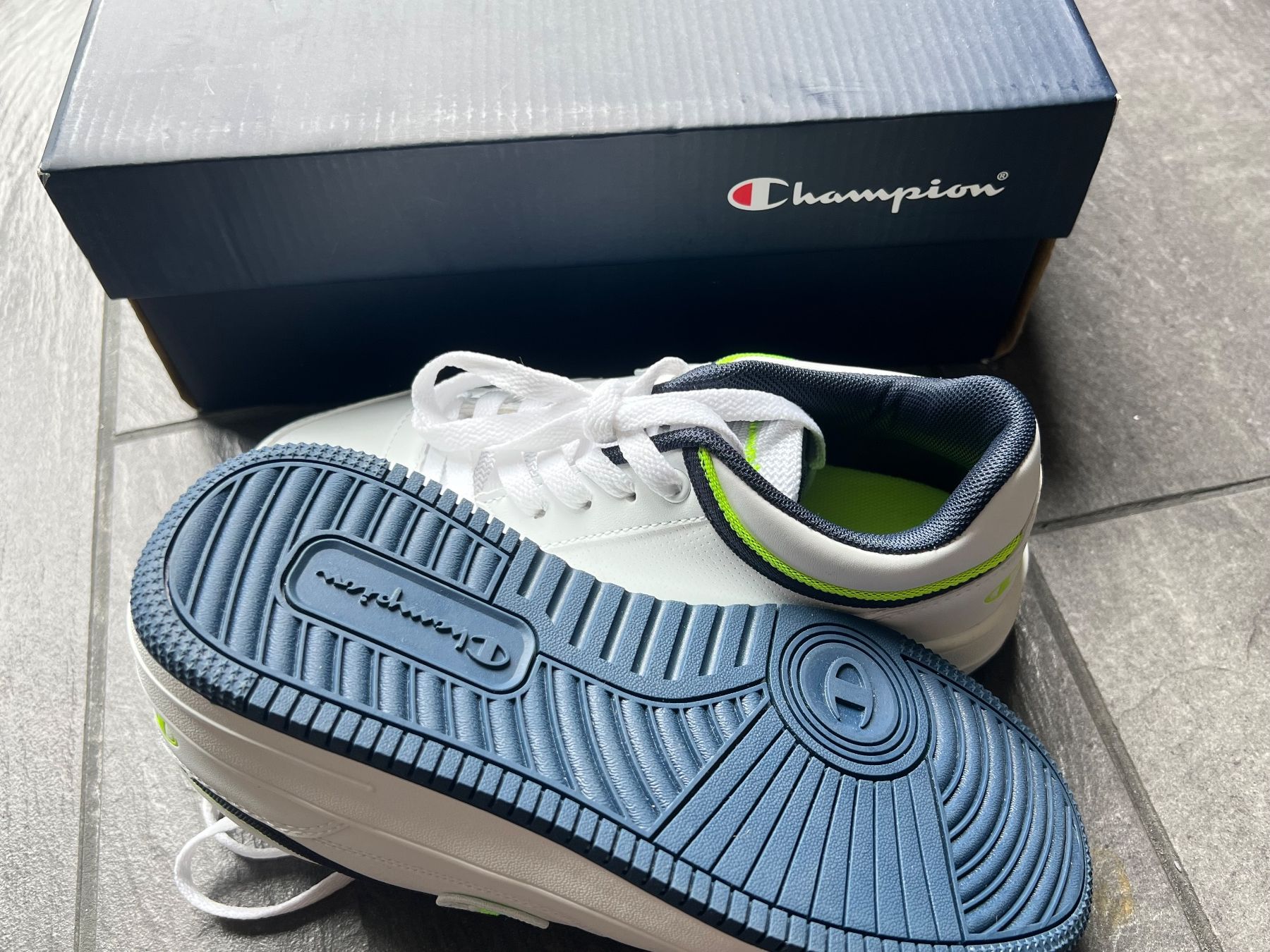 Champion Scarpe da uomo: New Champion White Sneakers, Size 36 – Nuovo (secondo la descrizione) da Wuerenlos venduto da jaya73 2
