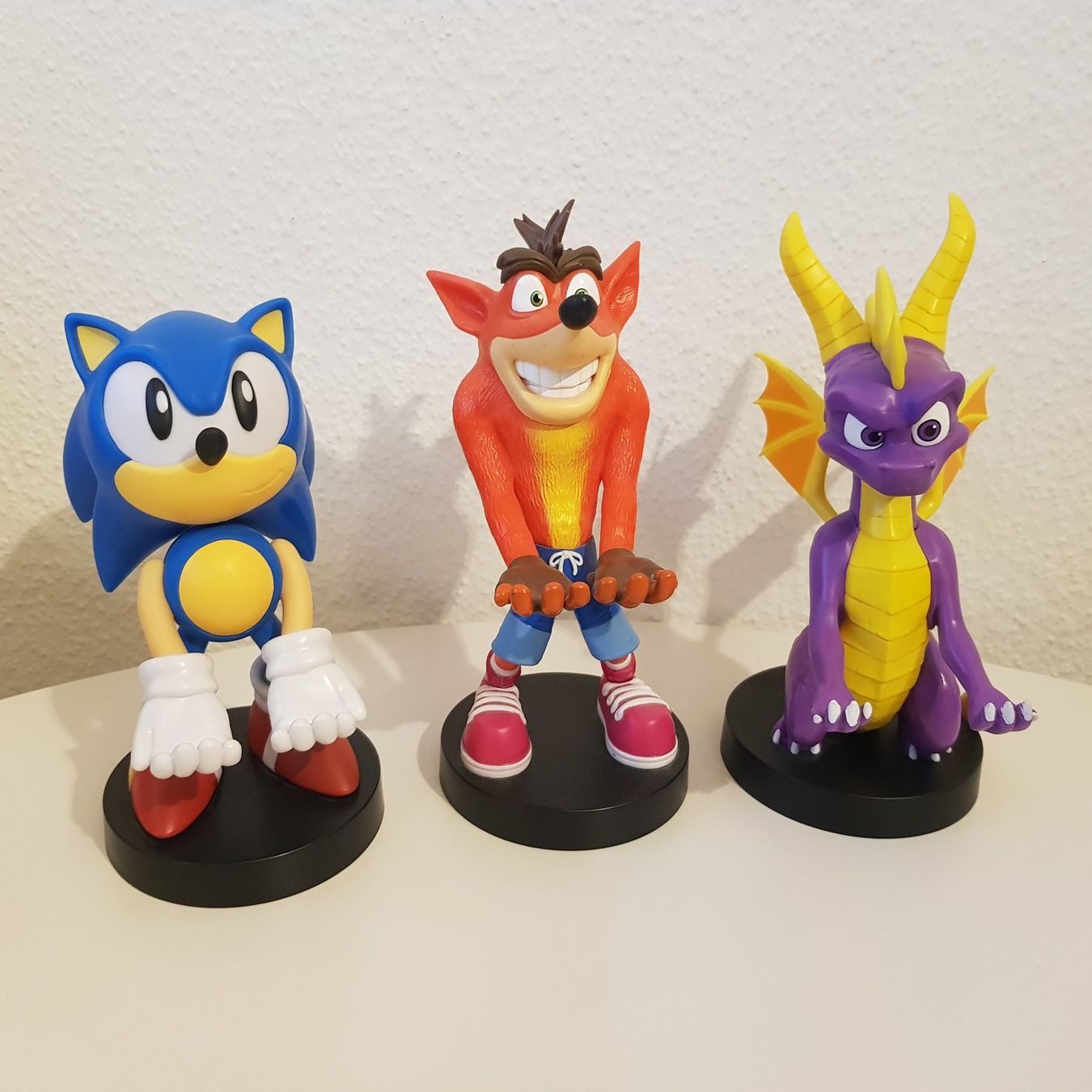 Figuren: 3x Cable Guy Sonic, Crash, Spyro – Gebraucht aus Münchenstein von 2DGames