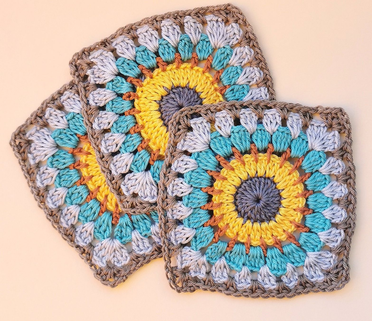 Insignes: Gehäkelte Grannysquare  1.Stk Baumwolle – Neuf (Voir description) à Schaffhausen par RoseHaekelzauber