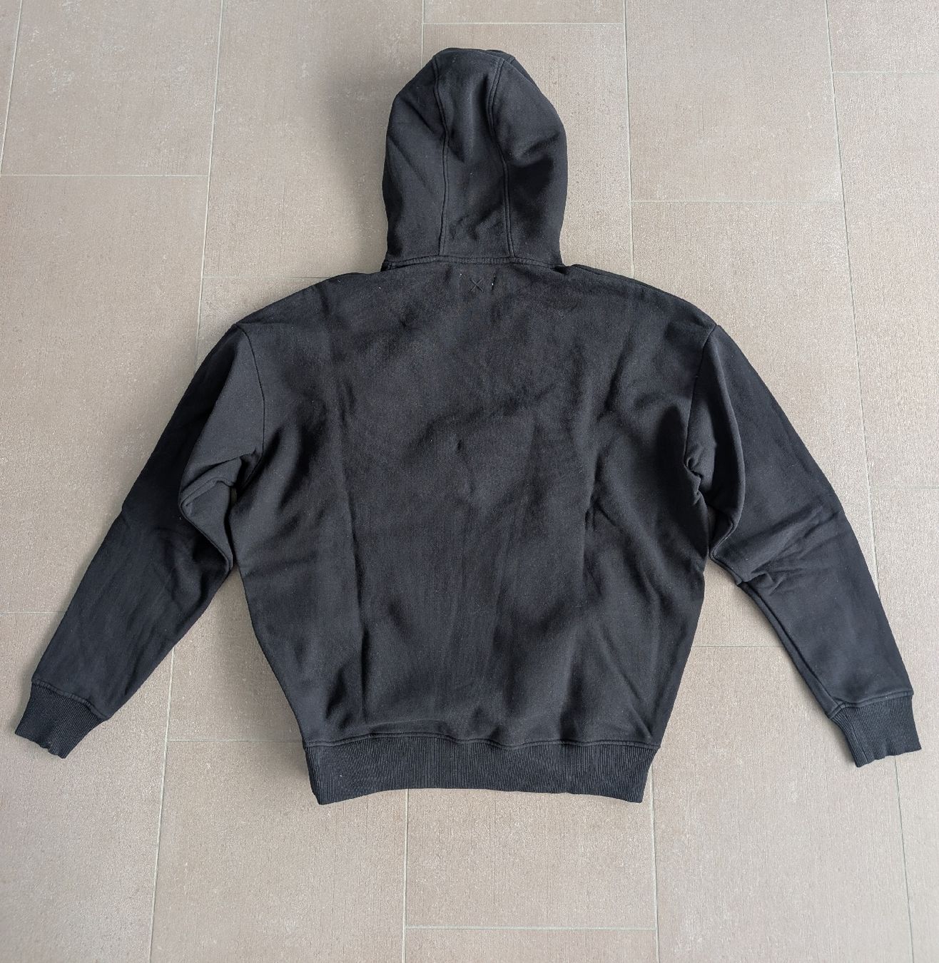 Maglioni & Felpe: Dunkelgrauer Hoodie von Dan Fox – Usato da Luzern venduto da simonf1 2