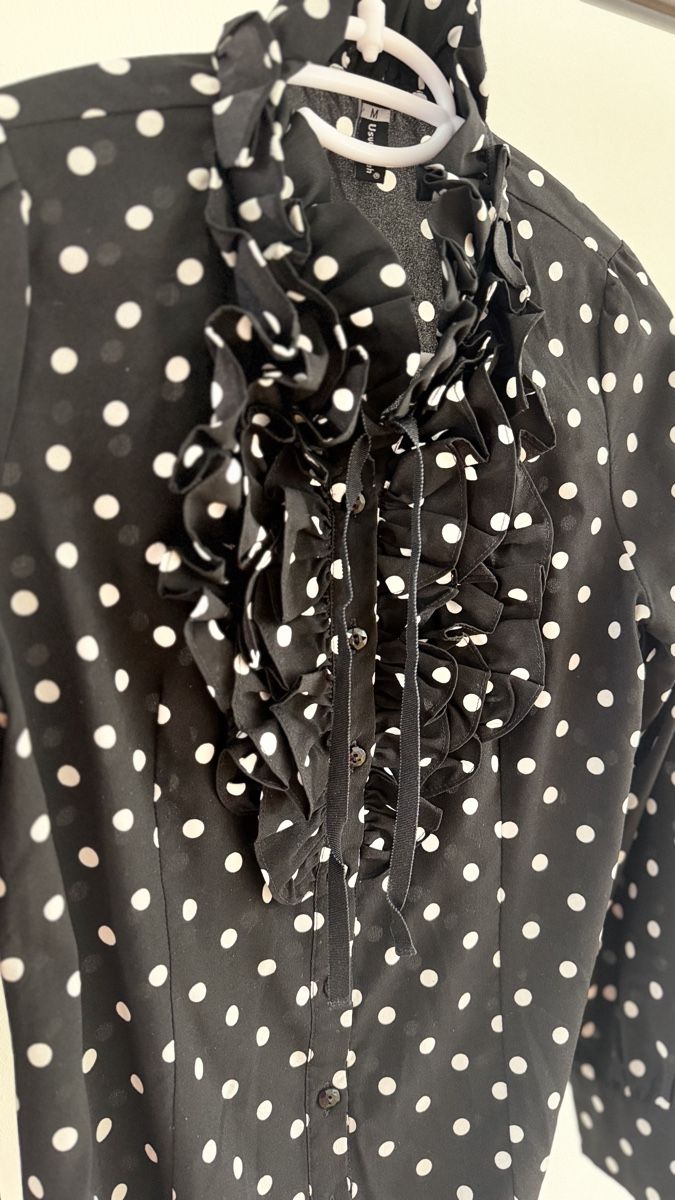 Camicette: Bluse mit Punkten und Rüschen schwarz Grösse M – Usato da Jonen venduto da BMWE369 2