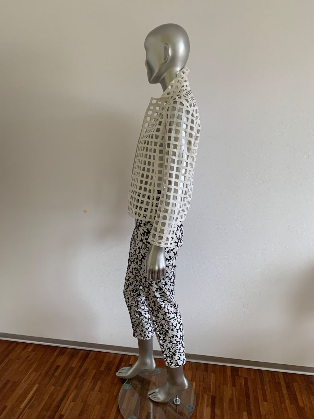 Akris Giacche: AKRIS: Extravaganter weisser Blazer aus Gitterstoff, 36 – Nuovo (secondo la descrizione) da Luzern venduto da paulablue 5