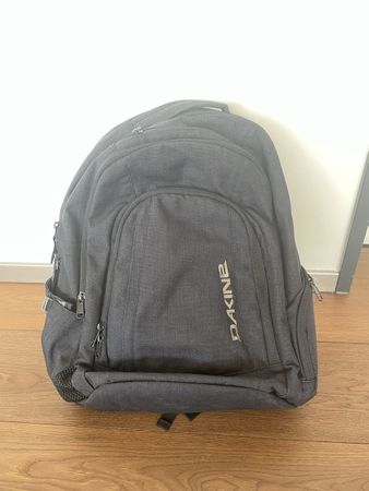 Dakine Rucksack ideal für Schule und Freizeit