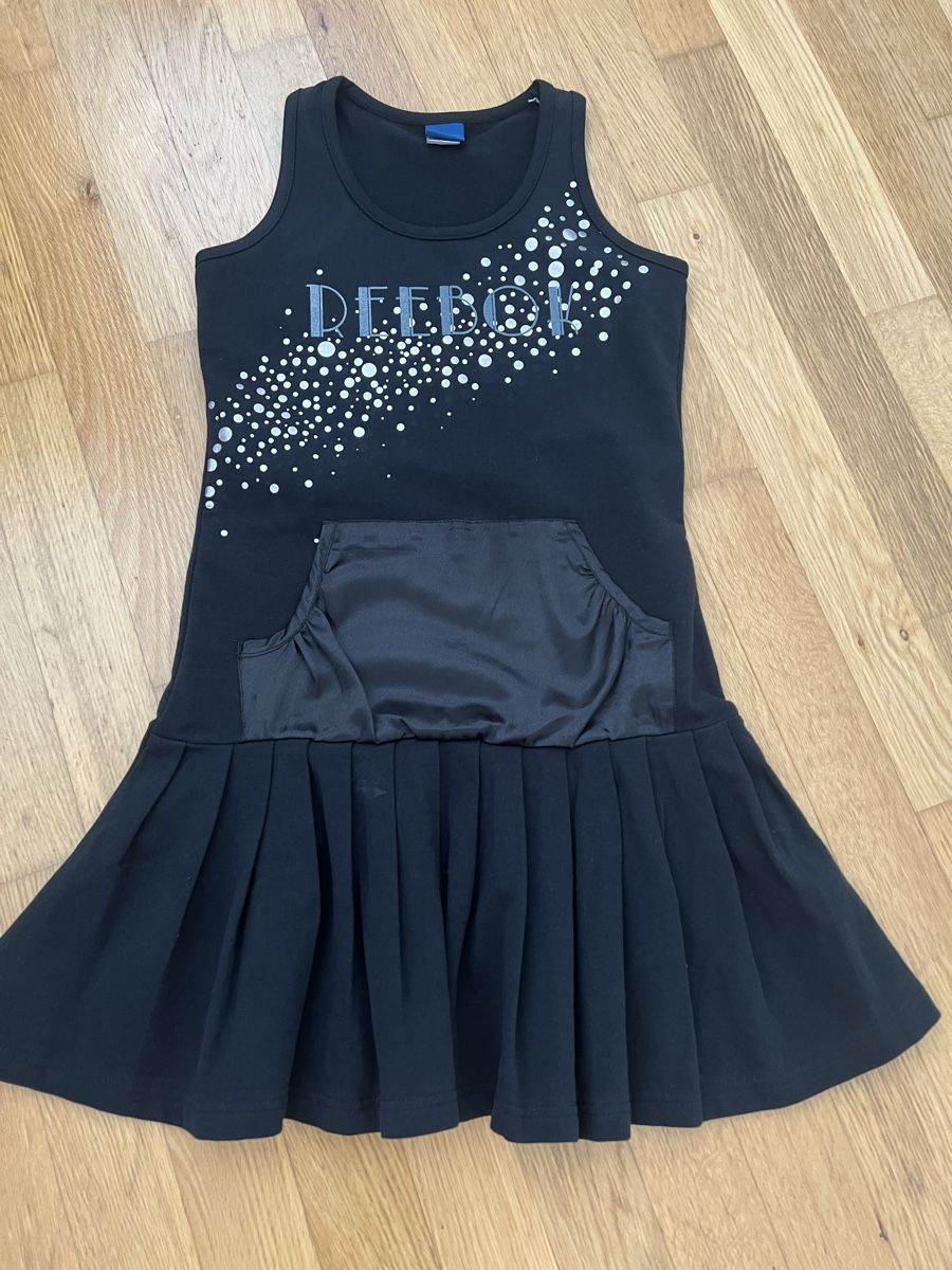 Vestiti & Gonne: Kleid schwarz Gr.152 Faltenrock – Nuovo (secondo la descrizione) da Bettlach venduto da Tradenet100