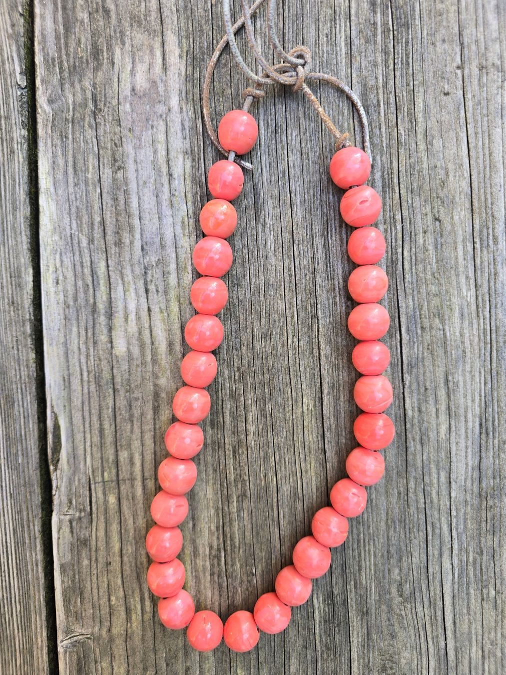 Catenine: Schmuck: Collier lachsfb. Glasperlen Tibet – Usato da Romanshorn venduto da Rachacha
