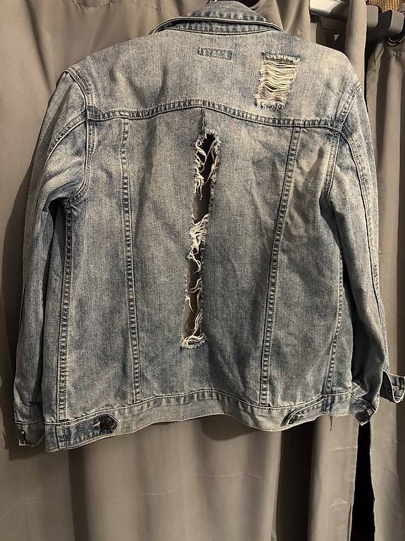 Jacken: Veste en jeans  – Gebraucht aus La Chaux-de-Fonds von jas_g9x8 1