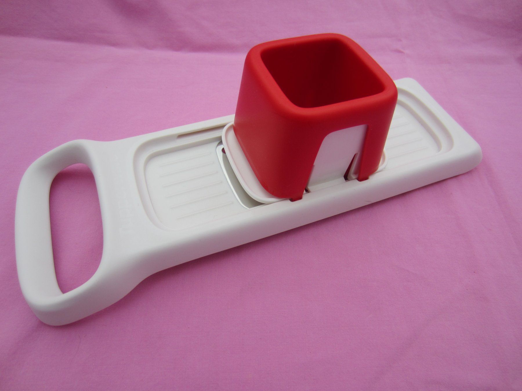 Tupperware Elettrodomestici da cucina: TUPPERWARE Speedy Mando Reibe Neuwertig – Nuovo (secondo la descrizione) da Sursee venduto da Tschiger 3