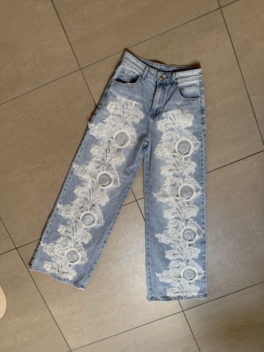 Jeans: Elastische Bohojeans mit Spitzen – Neu (gemäss Beschreibung) aus Sigriswil von ck56