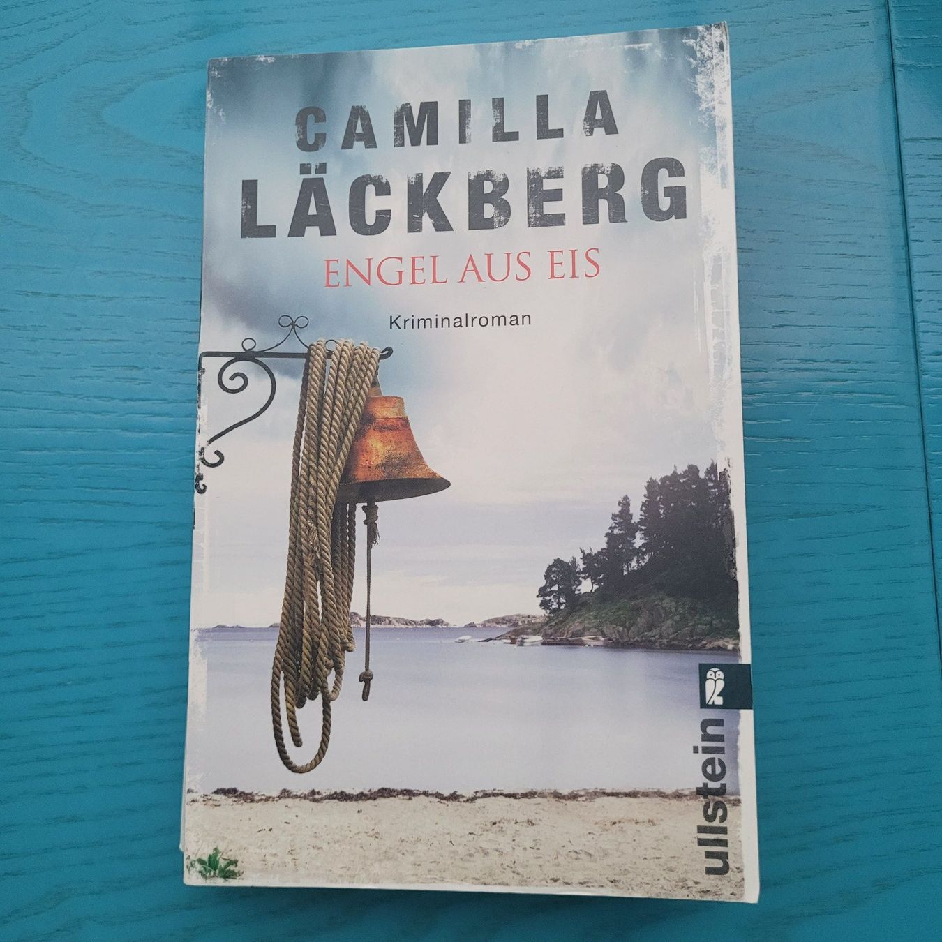 Libri: Camilla Läckberg- Engel aus Eis – Nuovo (secondo la descrizione) da SCHÜBELBACH venduto da CoKaHa