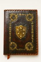 Fourre de livre en cuir d'époque avec armoirie