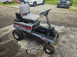 Traktor, klein aber sehr kräftig.