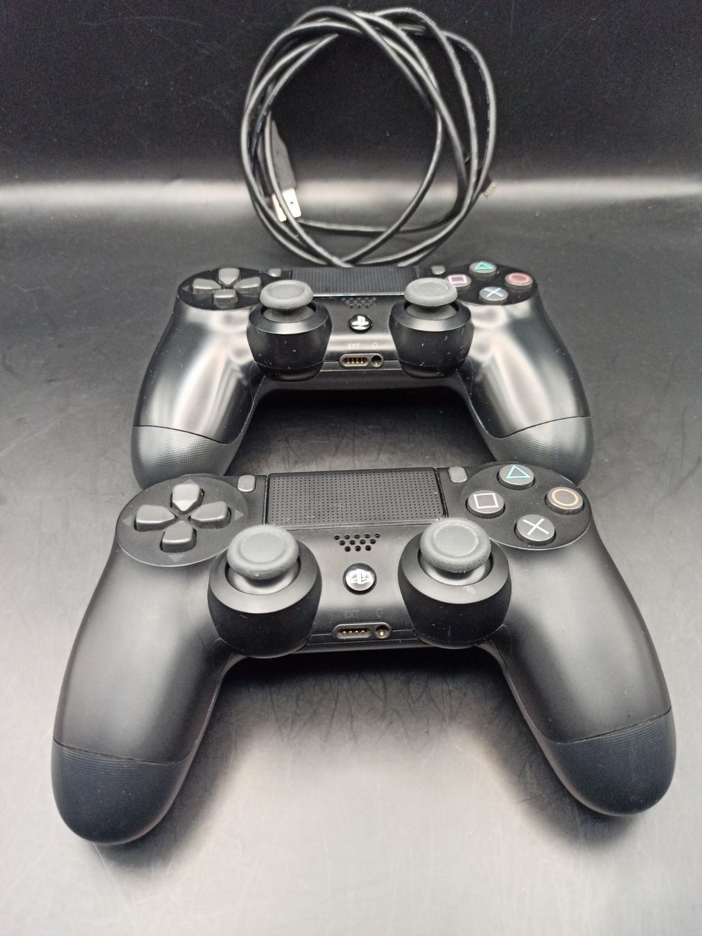 Controller: 2 x Original Controller Sony PS4 Wireless DualShock 4 V2 – Gebraucht aus Oberweningen von mar_87mx 1