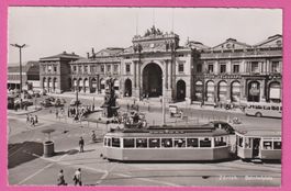 Zürich Bahnhofplatz mit älterem Tram Bus Autos