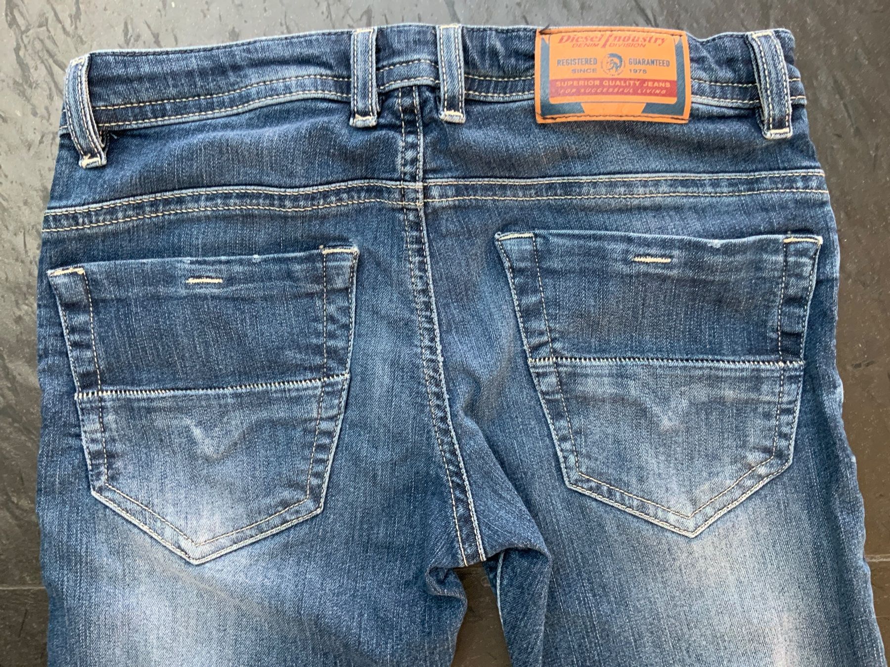 Pantalons: Jeans Mädchen, DIESEL Thommer-J, Size 10Y – D'occasion à Stäfa par sylla73 2