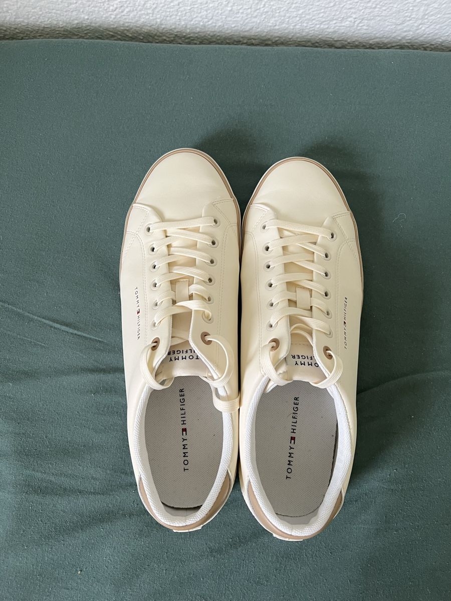 Tommy Hilfiger Chaussures hommes: Tommy Hilfiger Sneaker Gr. 46 – Neuf (Voir description) à Toffen par Vanessa_Germann 1