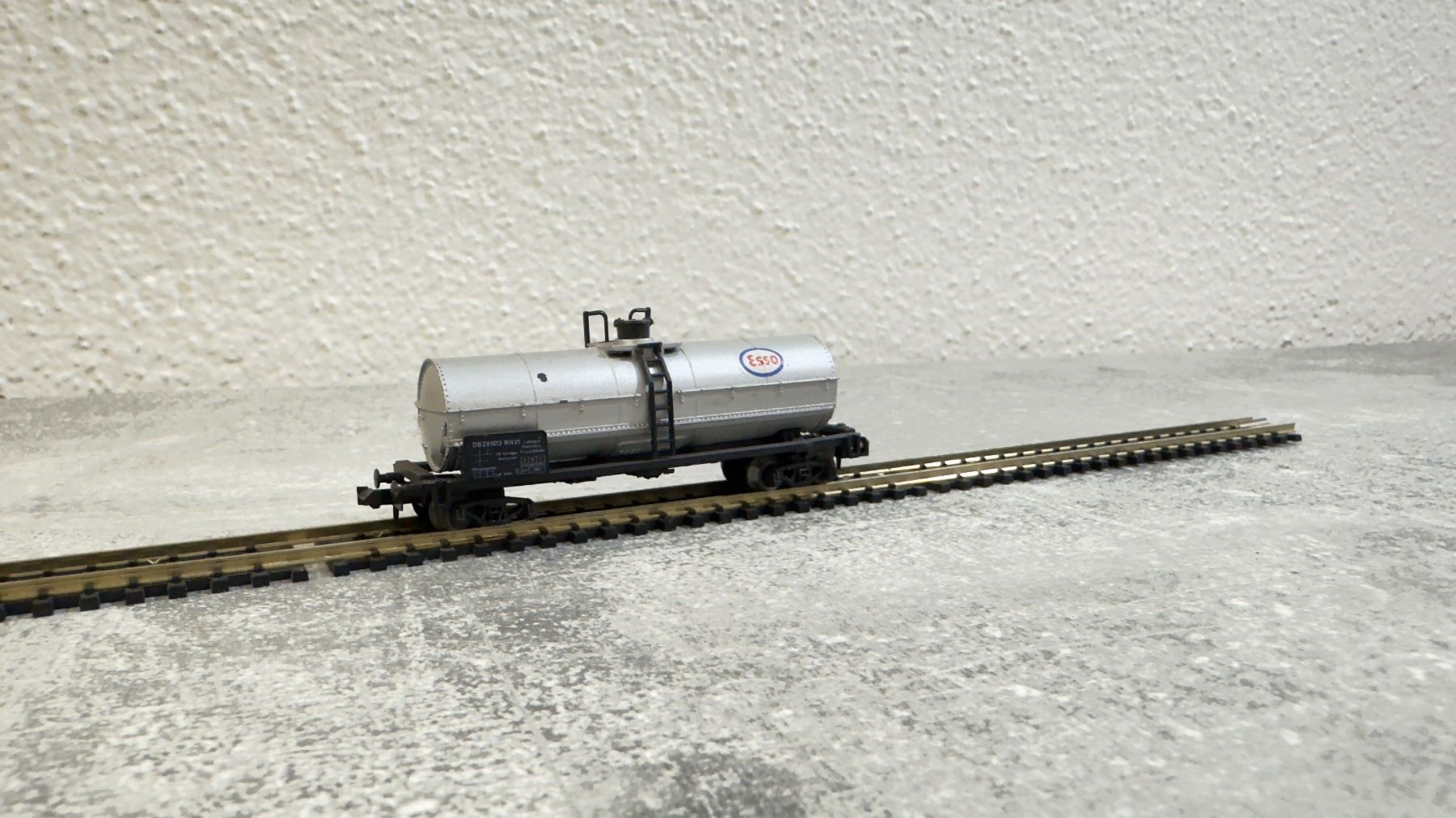 Roco Modellini di ferrovie: Roco Tankwagen Esso Spur N – Usato da Schlieren venduto da rat_lq6b 3
