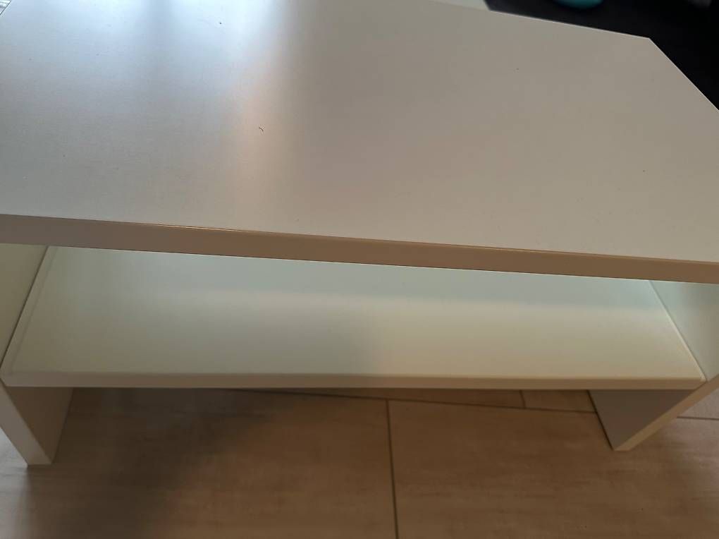 Tische: Tisch mit Glasplatte – Gebraucht aus Hergiswil NW von lau_qsy9 1