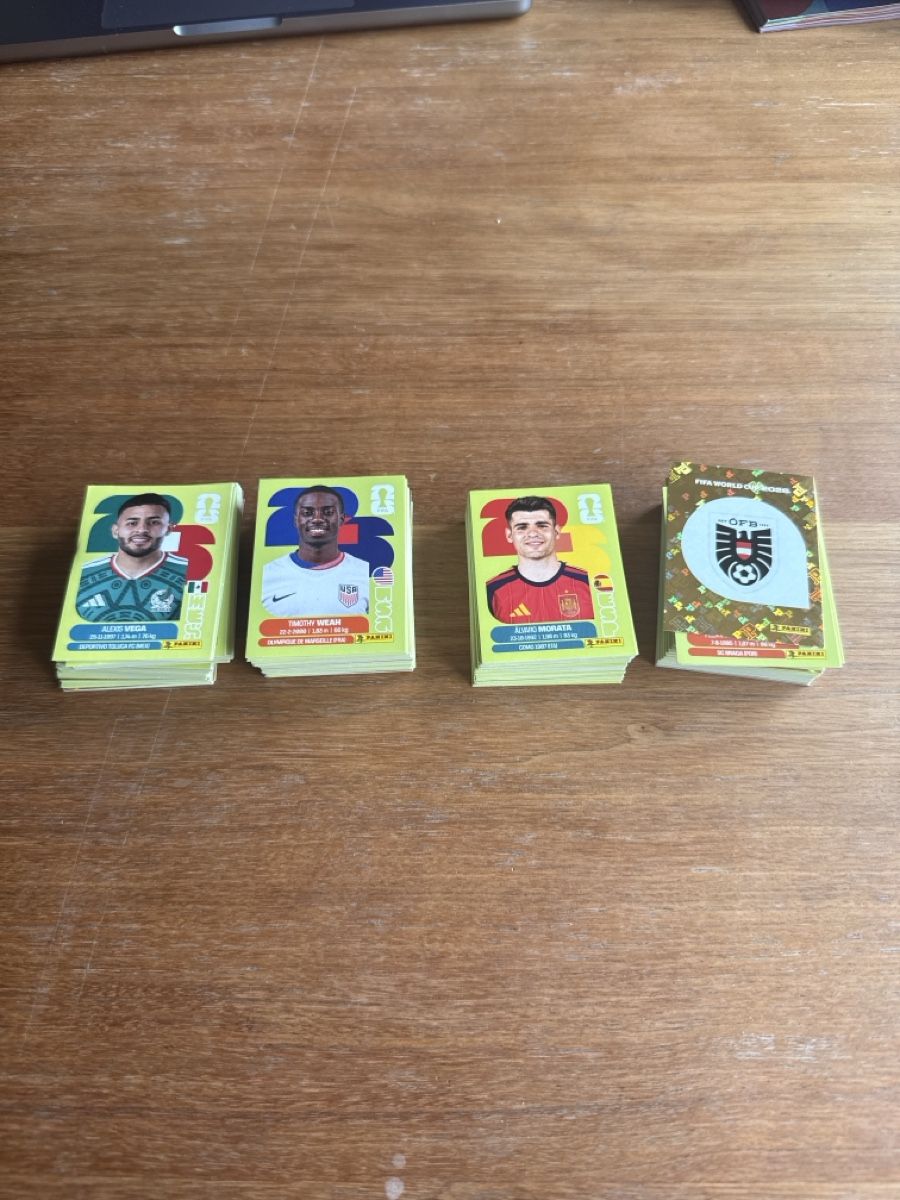 Panini Carte collezionabili: Lot de 369 Panini WC26 SANS DOUBLES – Nuovo (secondo la descrizione) da Genève venduto da math_cedra 1