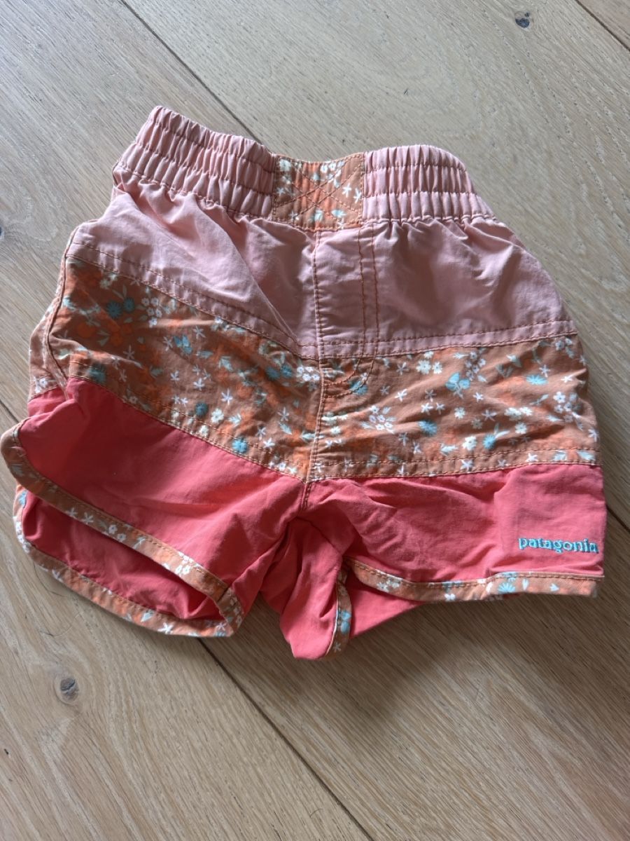 Patagonia Lotti & Set di vestiti: Patagonia kids shorts 3T – Usato da Pontresina venduto da EngadinJules