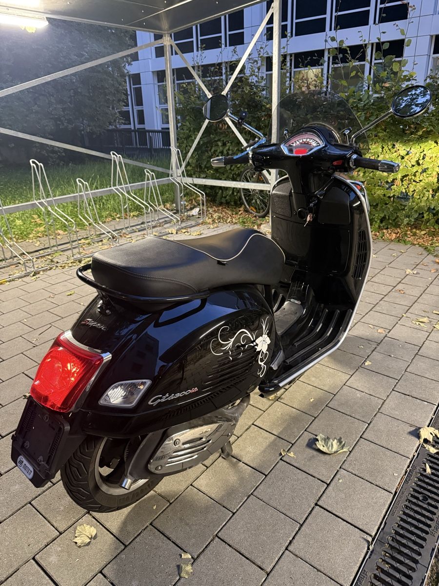 Piaggio Scooter: Piaggio Vespa GTS super 300 – Usato da Winterthur venduto da Fabio_46 2