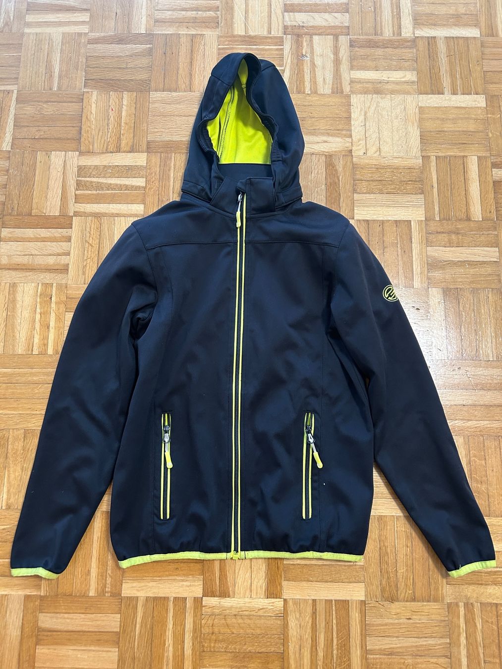 Jacken & Mäntel: Soft-Shell Jacke Schwarz, Gr. 164 – Gebraucht aus Emmenbrücke von felixme