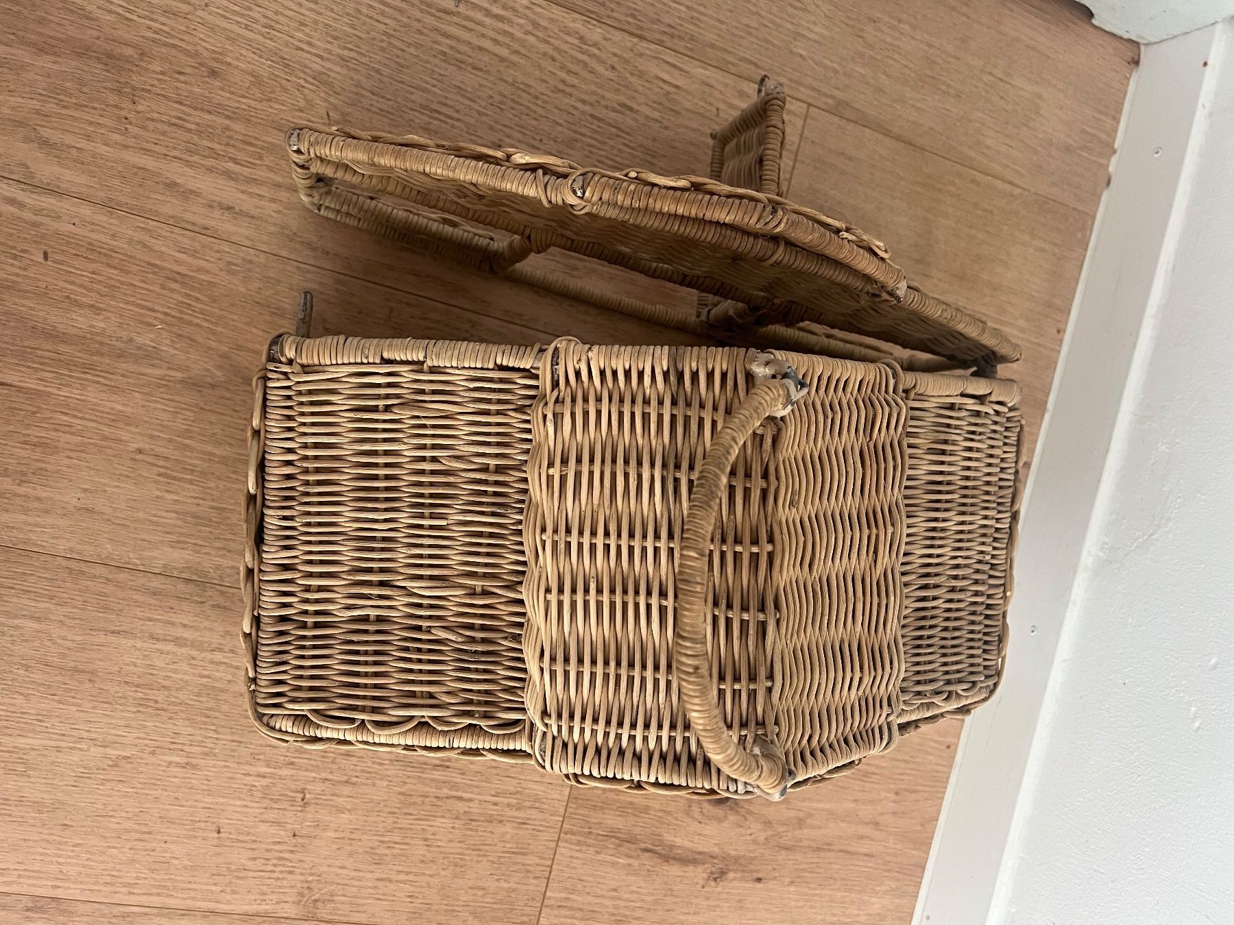 Case e mobili per bambole: Hochwertiger Stall aus Korb/ Metall SothAfrican Design – Usato da Lufingen venduto da bombolulu 3