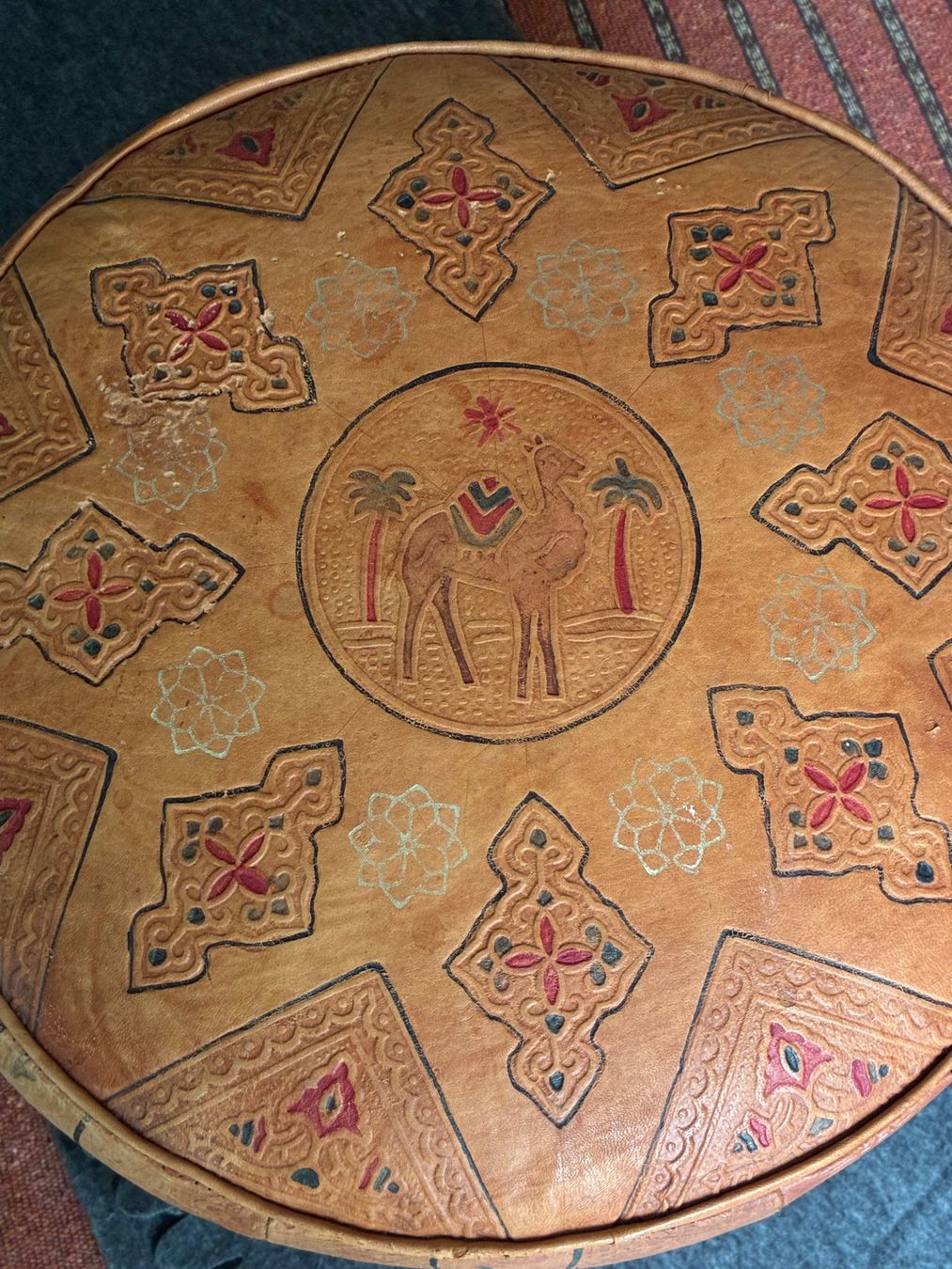 Tabourets: Leder-Pouf/Hocker aus Marokko – D'occasion à Zürich par thetschi 2