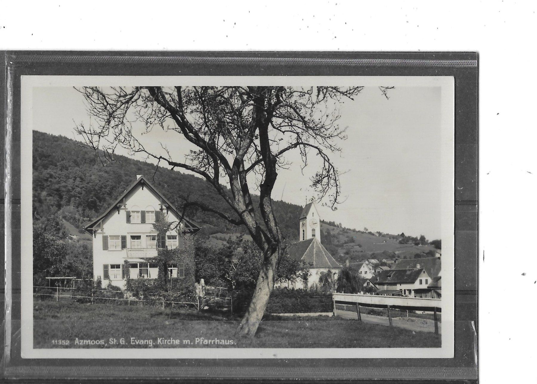 Cartoline postali: SG Azmoos  Evang. Kirche mit Pfarrhaus – Usato da Schocherswil venduto da Wilare
