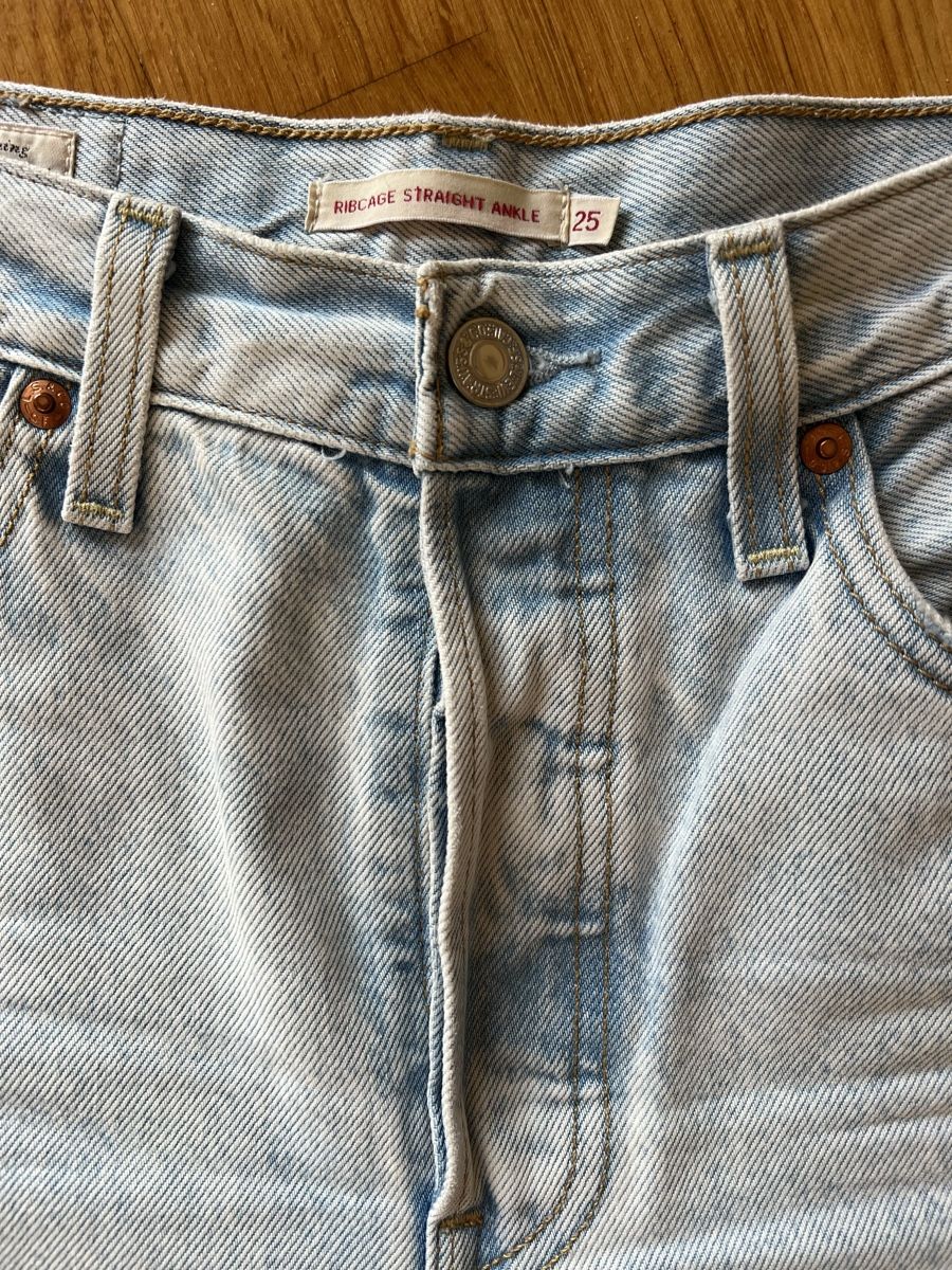 Levi's Jeans: Levi‘s Ribcage Ankle w25 l27 – Usato da Unterägeri venduto da luisaluella 2