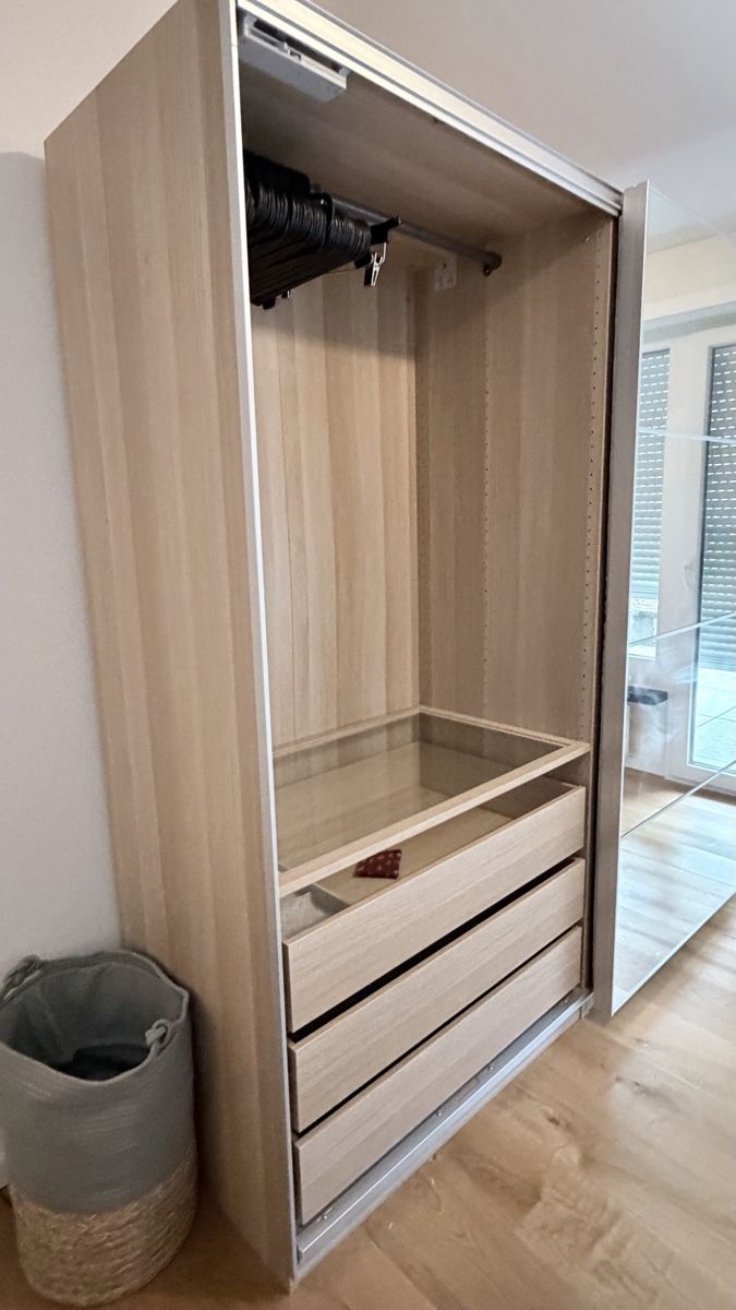 Ikea Armadi: Kleiderschrank mit Spiegelschiebetüren – 2-türig – Usato da Küsnacht ZH venduto da 36b_rf9h 2