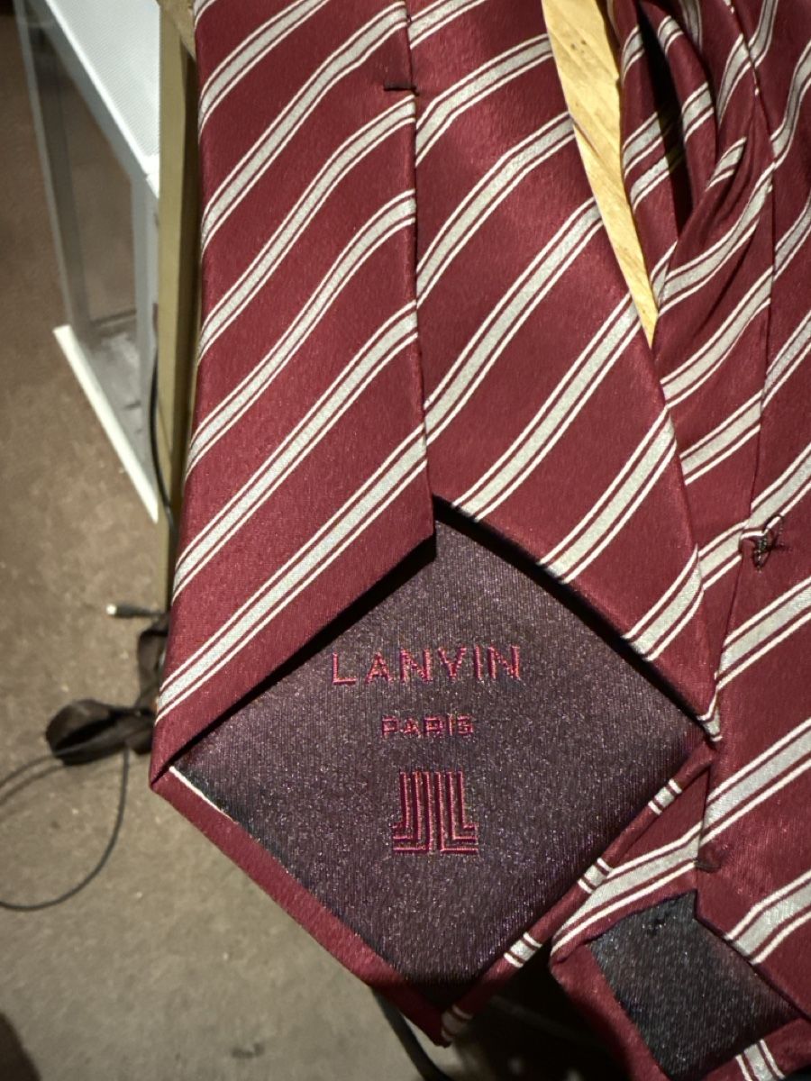 Lanvin Krawatten: Cravate Lanvin rayée rouge et blanche, excellent état – Gebraucht aus Yverdon-les-Bains von Le_Joss 1