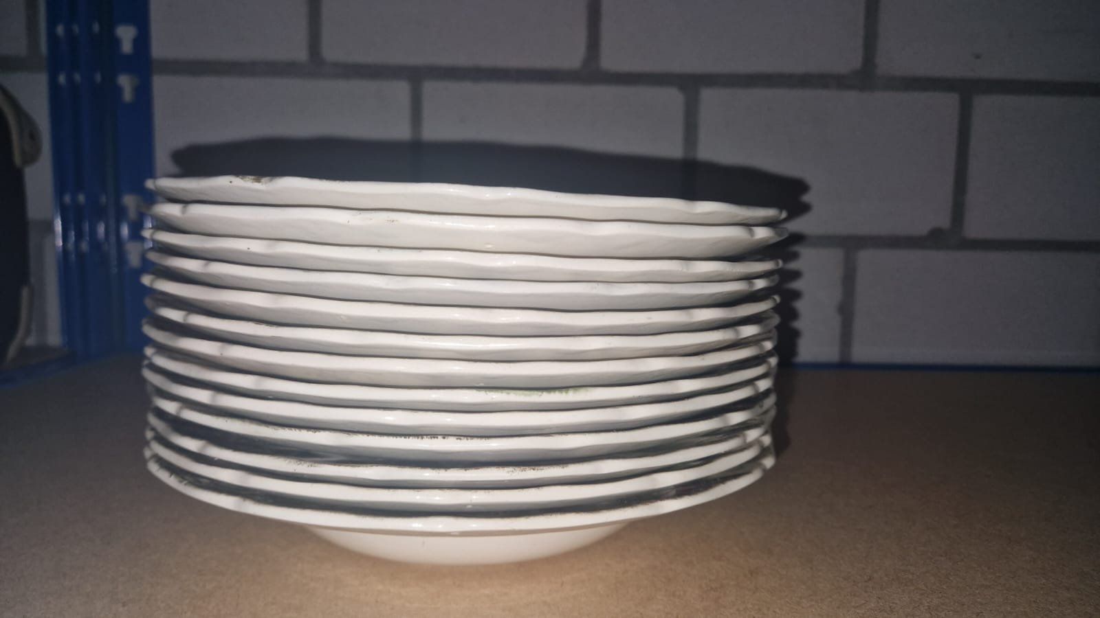 Johnson Brothers Set di piatti: Geschirrset Johnson Bros. ''Ancient Towers'' – Usato da Buchs SG venduto da T.W01 4