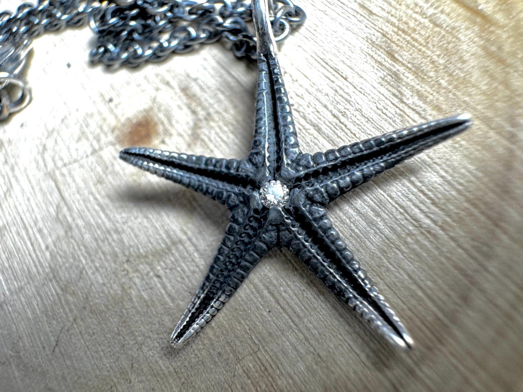 Ciondoli: Traumft! Seestern-Anhänger mit Diamant - Handarbeit – Nuovo e nell'imballaggio originale da Jona venduto da Herzschmiede 7