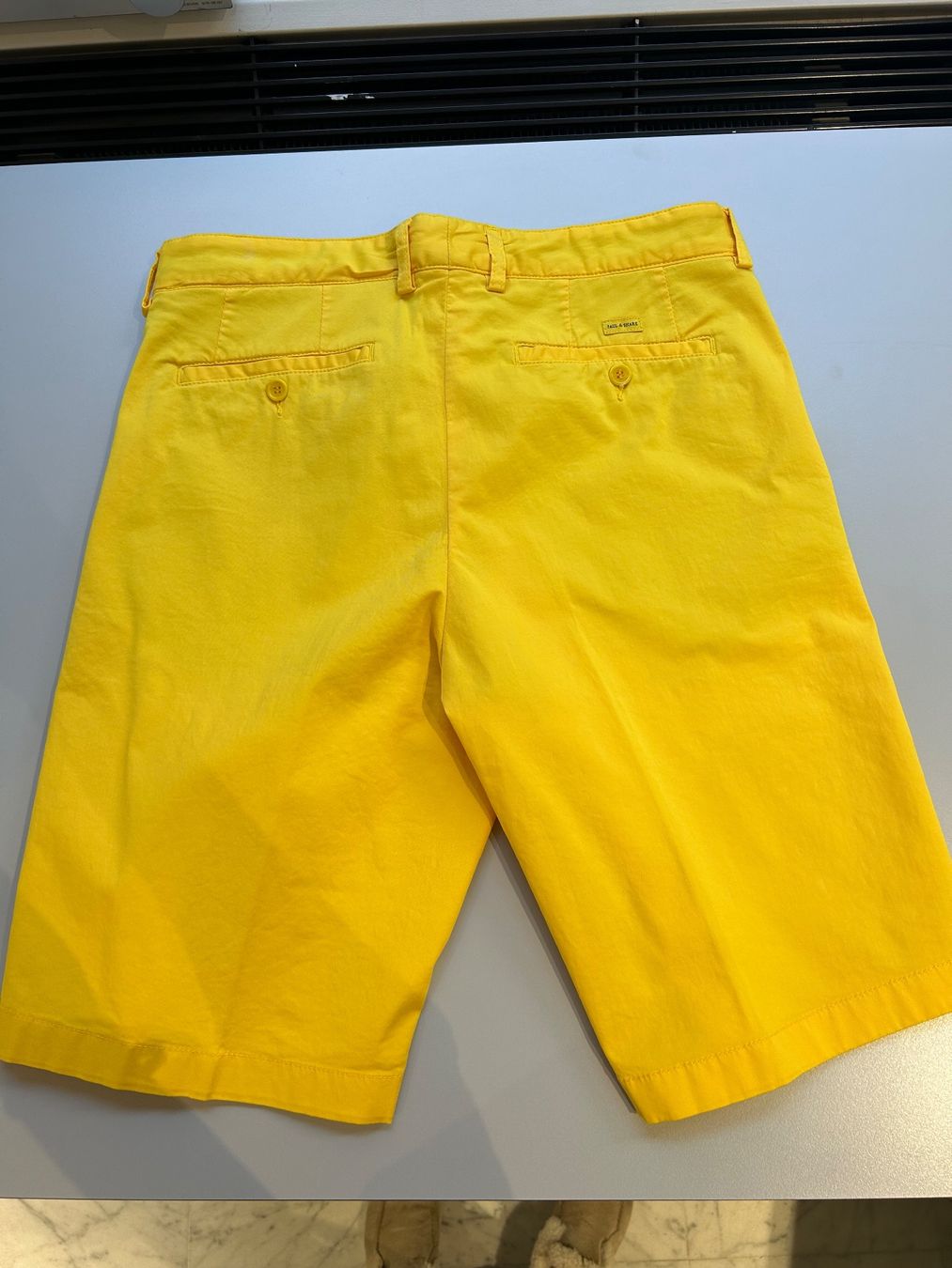 Pantaloni: Paul & Shark Bermuda gelb, Gr. 48, neu – Nuovo e nell'imballaggio originale da Glattpark(Opfikon) venduto da Cmberger 1