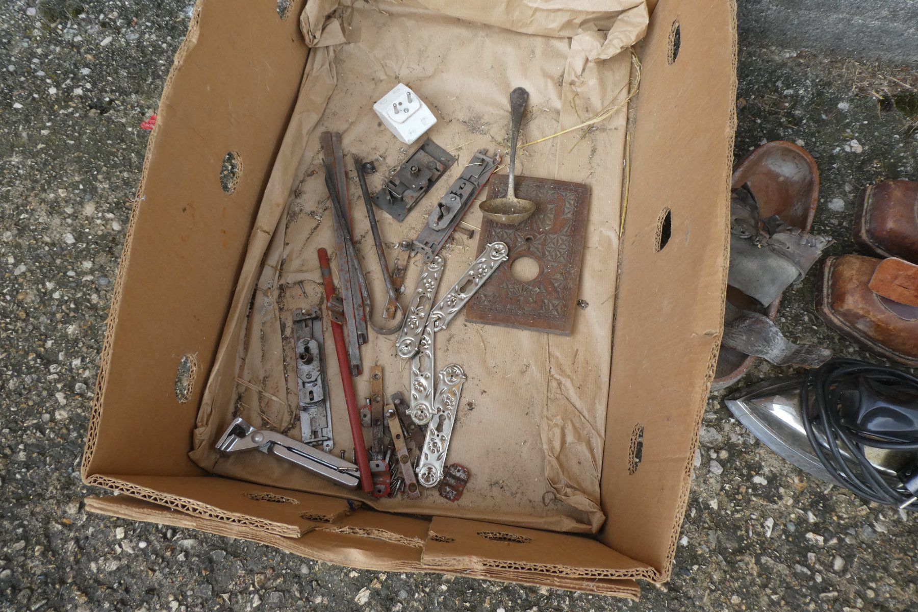 Tutti gli attrezzi: lot de brocante divers – Usato da Fontaines NE venduto da monloisir 6
